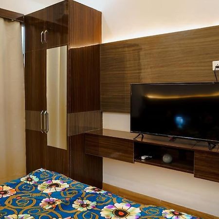 The City Escape Greater Noida Exterior photo