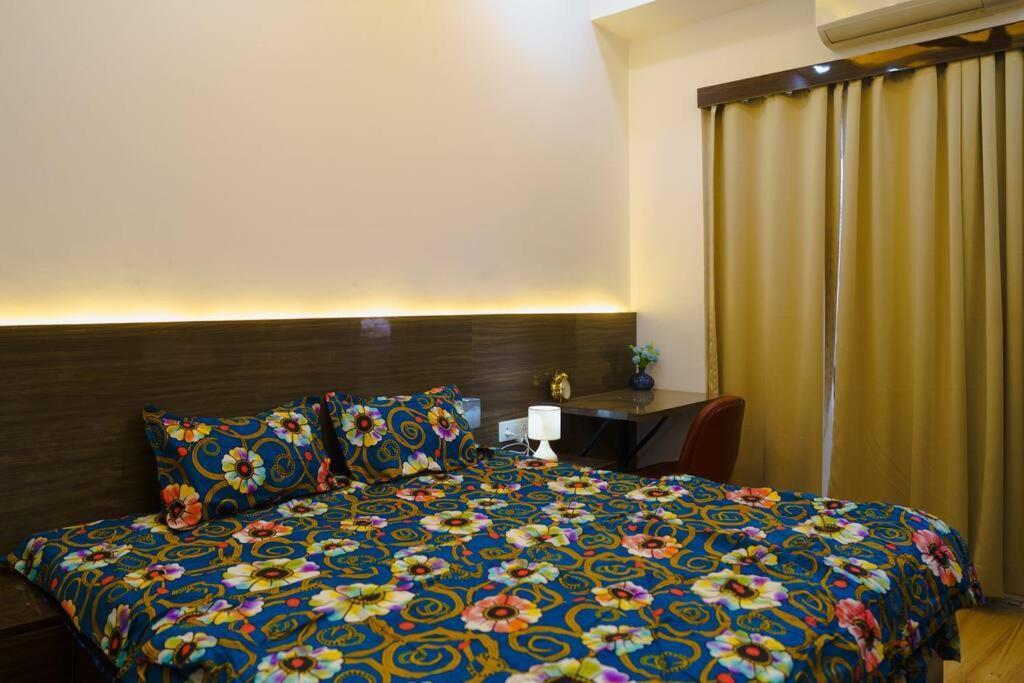 The City Escape Greater Noida Exterior photo