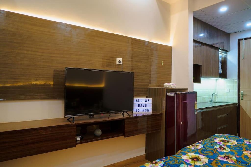 The City Escape Greater Noida Exterior photo